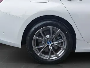 BMW 330e xDrive