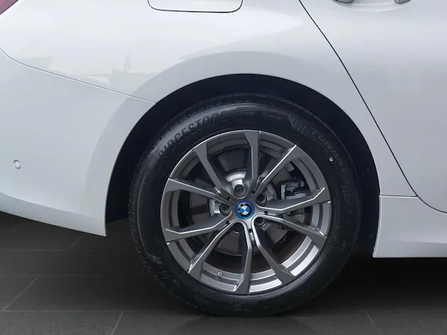 BMW 330e xDrive