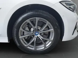 BMW 330e xDrive