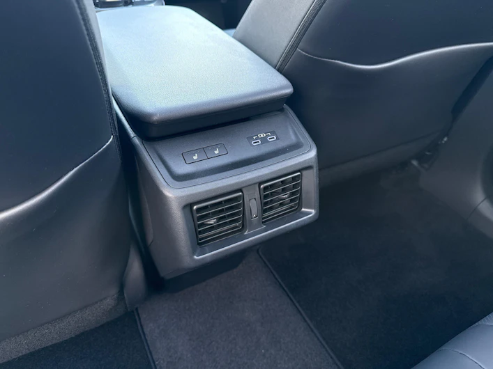 Fahrzeugbild TOYOTA BZ4X