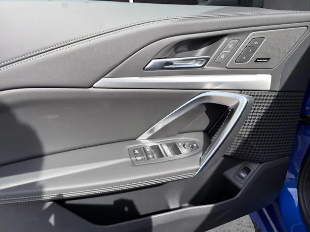 BMW X1 25e xDrive paddles