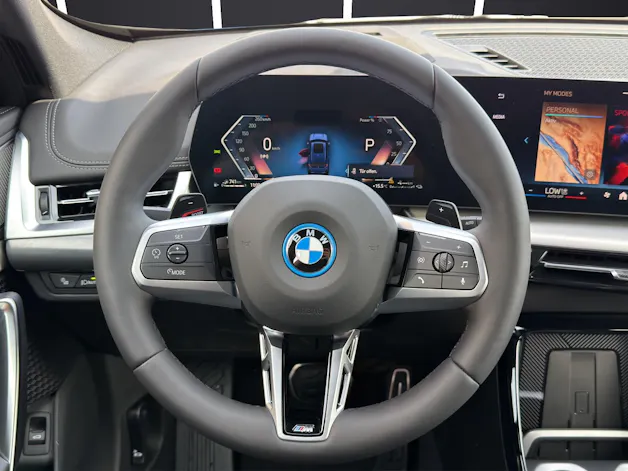 BMW X1 25e xDrive paddles