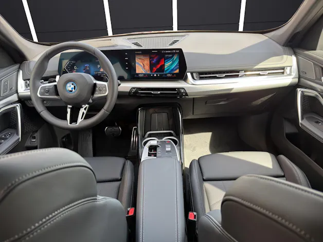 BMW X1 25e xDrive paddles