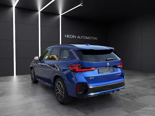 BMW X1 25e xDrive paddles