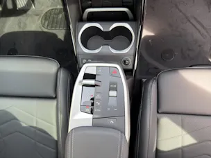BMW X1 25e xDrive paddles