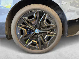 BMW iX M60