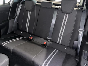 https://vehicle.imgix.net/4301626/7bc60d46-e5be-47d6-8d6e-1c778dfaabe9.jpg