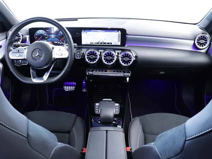 Fahrzeugbild MERCEDES-BENZ A 180