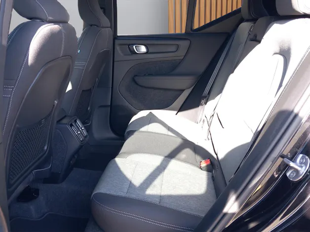 Volvo XC40 2.0 B3 MH Plus Dark