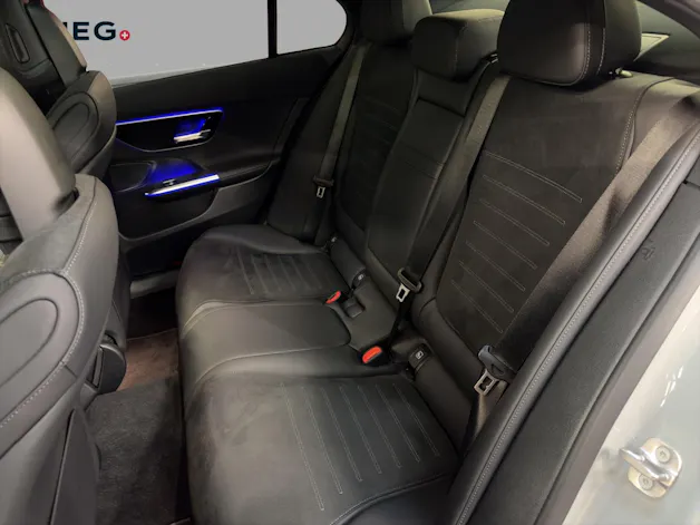 Mercedes-Benz C 300 d 4M - AMG / DISTRONIC / 360 Grad Kamera / Panorama-Dach
