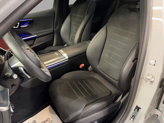 Mercedes-Benz C 300 d 4M - AMG / DISTRONIC / 360 Grad Kamera / Panorama-Dach