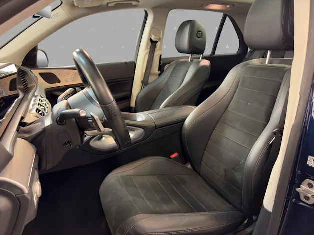 Mercedes-Benz GLE 300 d 4M - AMG / DISTRONIC / 360 Grad Kamera / Panorama-Dach