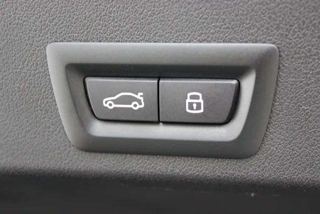 BMW XM xDrive LABEL Individual *INTERLAGOS BLAU*