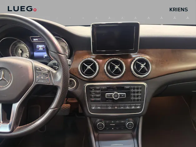 Mercedes-Benz GLA 220 CDI 4M - Urban / Rückfahrkamera / Panorama-Dach / Memory-Paket