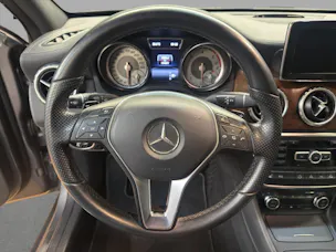 Mercedes-Benz GLA 220 CDI 4M - Urban / Rückfahrkamera / Panorama-Dach / Memory-Paket