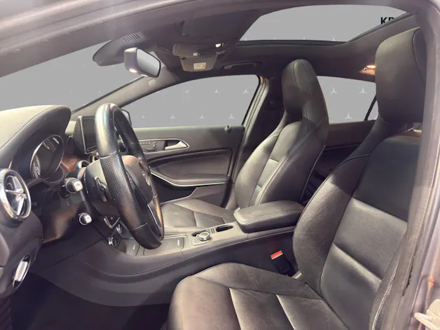 Mercedes-Benz GLA 220 CDI 4M - Urban / Rückfahrkamera / Panorama-Dach / Memory-Paket