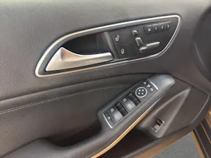 Mercedes-Benz GLA 220 CDI 4M - Urban / Rückfahrkamera / Panorama-Dach / Memory-Paket