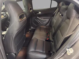 Mercedes-Benz GLA 220 CDI 4M - Urban / Rückfahrkamera / Panorama-Dach / Memory-Paket
