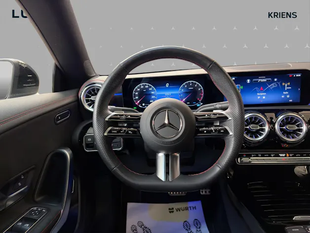 Mercedes-Benz CLA 250 4M - AMG / Panorama-Dach / Rückfahrkamera / Ambiente-Licht