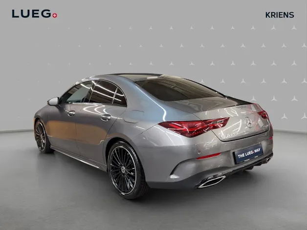 Mercedes-Benz CLA 250 4M - AMG / Panorama-Dach / Rückfahrkamera / Ambiente-Licht