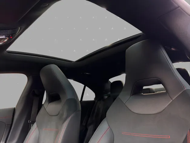 Mercedes-Benz CLA 250 4M - AMG / Panorama-Dach / Rückfahrkamera / Ambiente-Licht