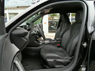 Peugeot 2008 1.2 PureTech GT EAT8
