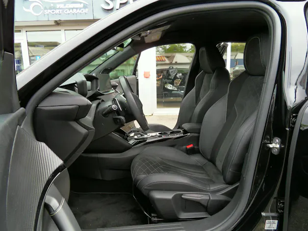 Peugeot 2008 1.2 PureTech GT EAT8