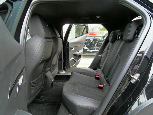 Peugeot 2008 1.2 PureTech GT EAT8