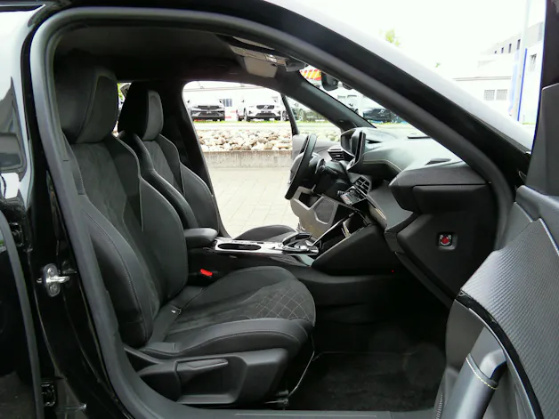 Peugeot 2008 1.2 PureTech GT EAT8