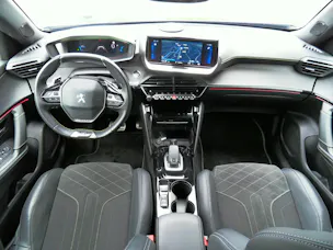Peugeot 2008 1.2 PureTech GT EAT8