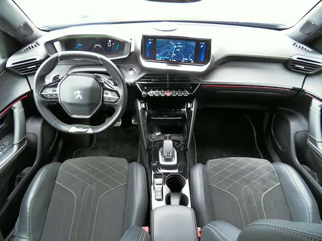 Peugeot 2008 1.2 PureTech GT EAT8