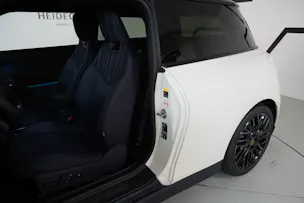 Mini Cooper SE Paul Smith Edition