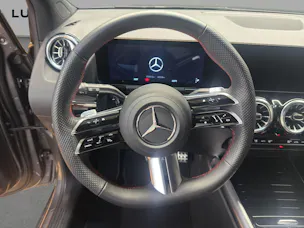 Mercedes-Benz B 200 - AMG / Rückfahrkamera / AHK / Sitzkomfort-Paket