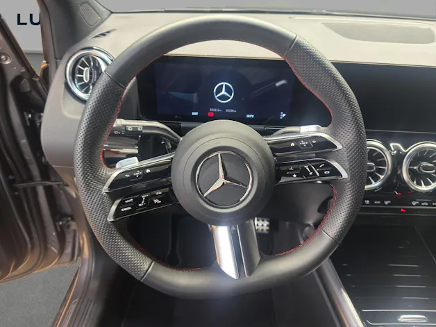 Mercedes-Benz B 200 - AMG / Rückfahrkamera / AHK / Sitzkomfort-Paket