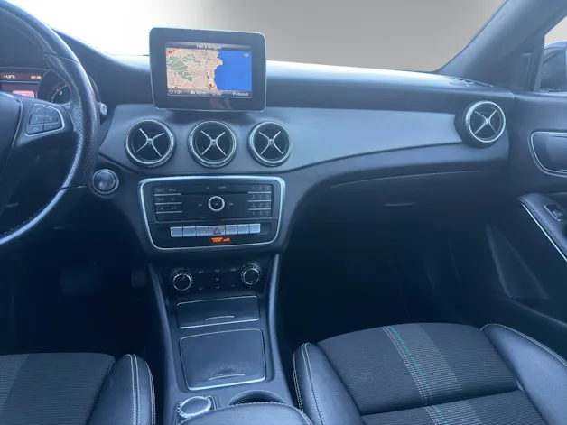 Mercedes-Benz CLA Shooting Brake 200 Night Star 7G-DCT