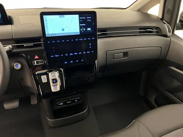 Hyundai Staria Wagon 1.6 GDi HEV Amplia