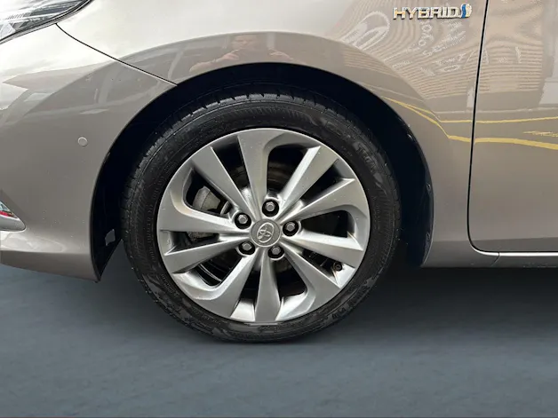 Toyota Auris 1.8 HSD Sol