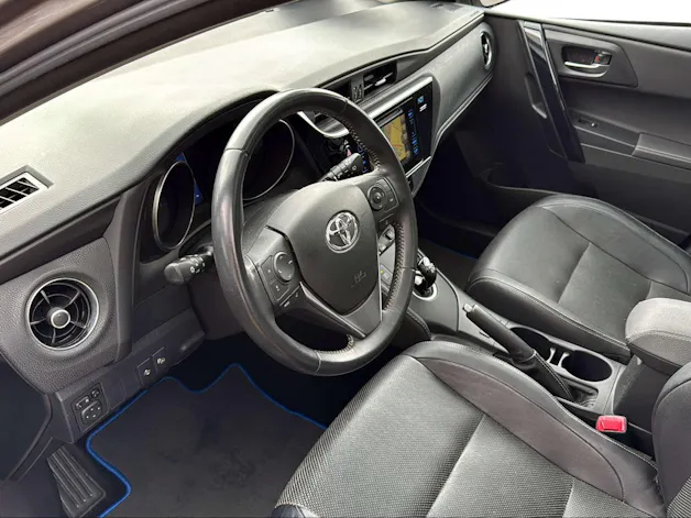 Toyota Auris 1.8 HSD Sol