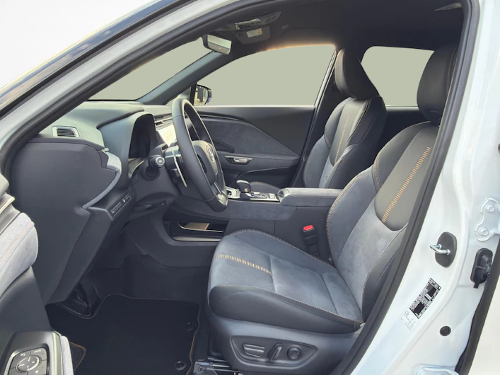 Fahrzeugbild LEXUS LBX