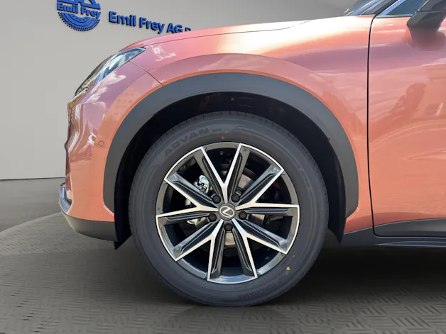 Lexus LBX 1.5 Hybrid Cool AWD