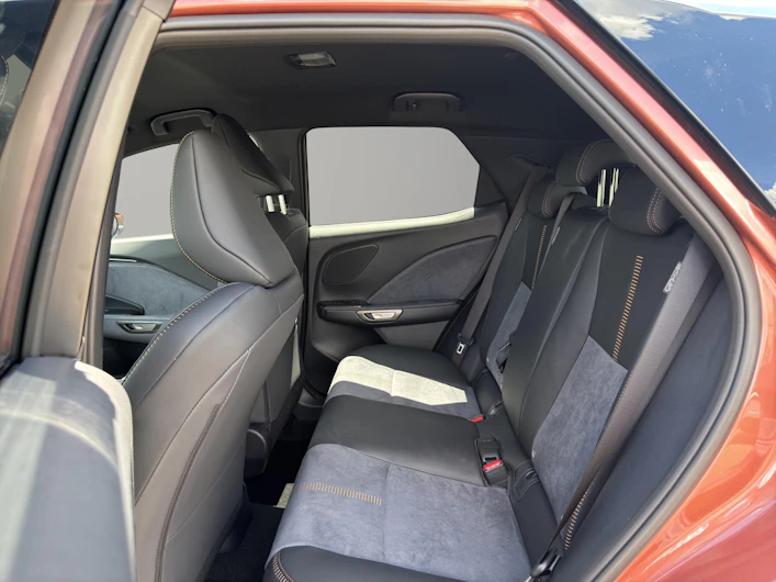 Fahrzeugbild LEXUS LBX