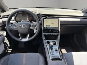 Lexus LBX 1.5 Hybrid Cool AWD