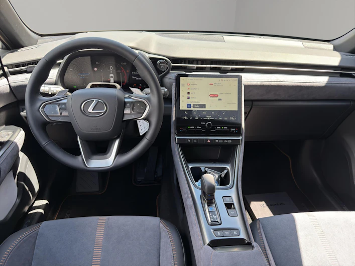 Fahrzeugbild LEXUS LBX