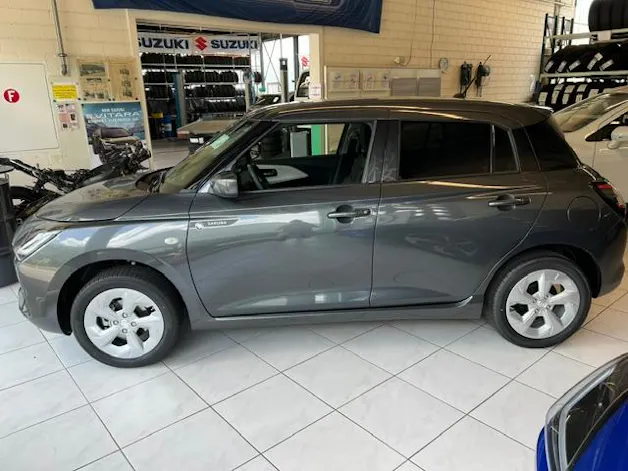 Suzuki Swift 1.2 Sakura Hybrid 4x4