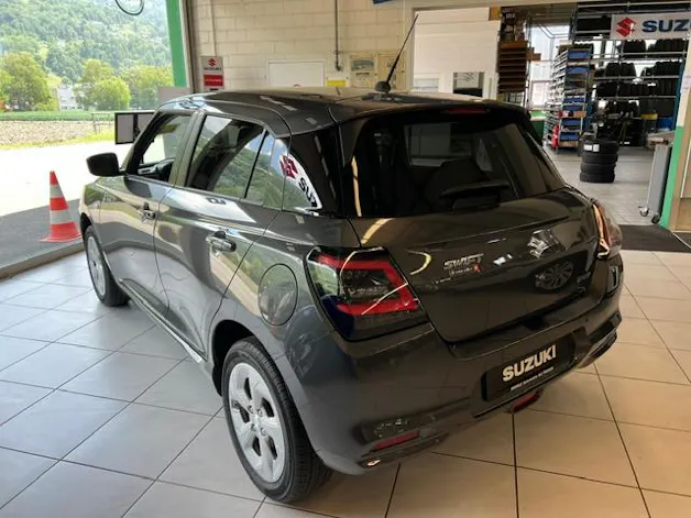 Suzuki Swift 1.2 Sakura Hybrid 4x4