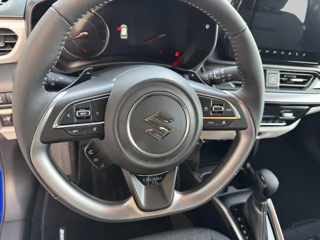 Suzuki Swift 1.2 Sakura Top Hybrid