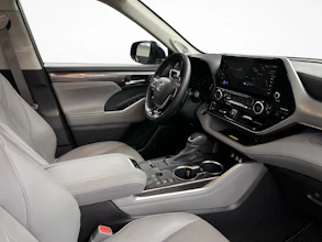 https://vehicle.imgix.net/4302579/b1375f3f-c920-4491-af1e-12ee4352fe76.jpg