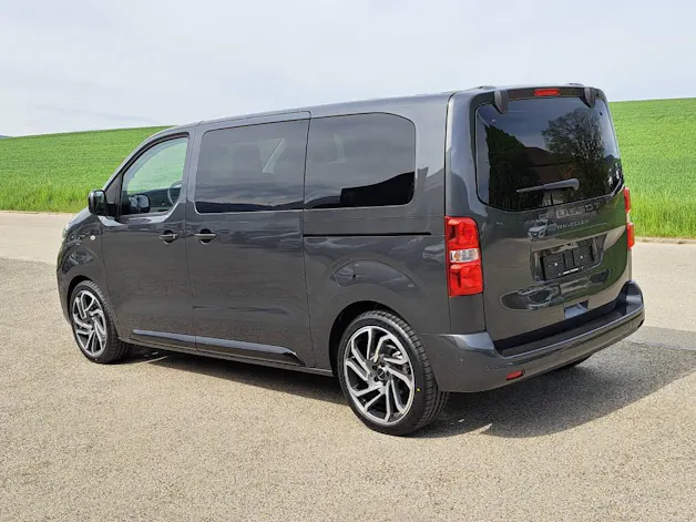 Peugeot Traveller Standard 2.2 BlueHDi 180cv Family Edition