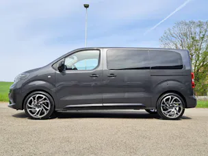 Peugeot Traveller Standard 2.2 BlueHDi 180cv Family Edition