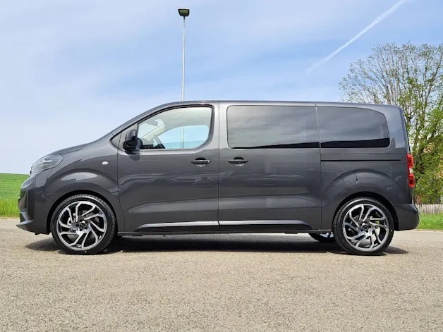 Peugeot Traveller Standard 2.2 BlueHDi 180cv Family Edition